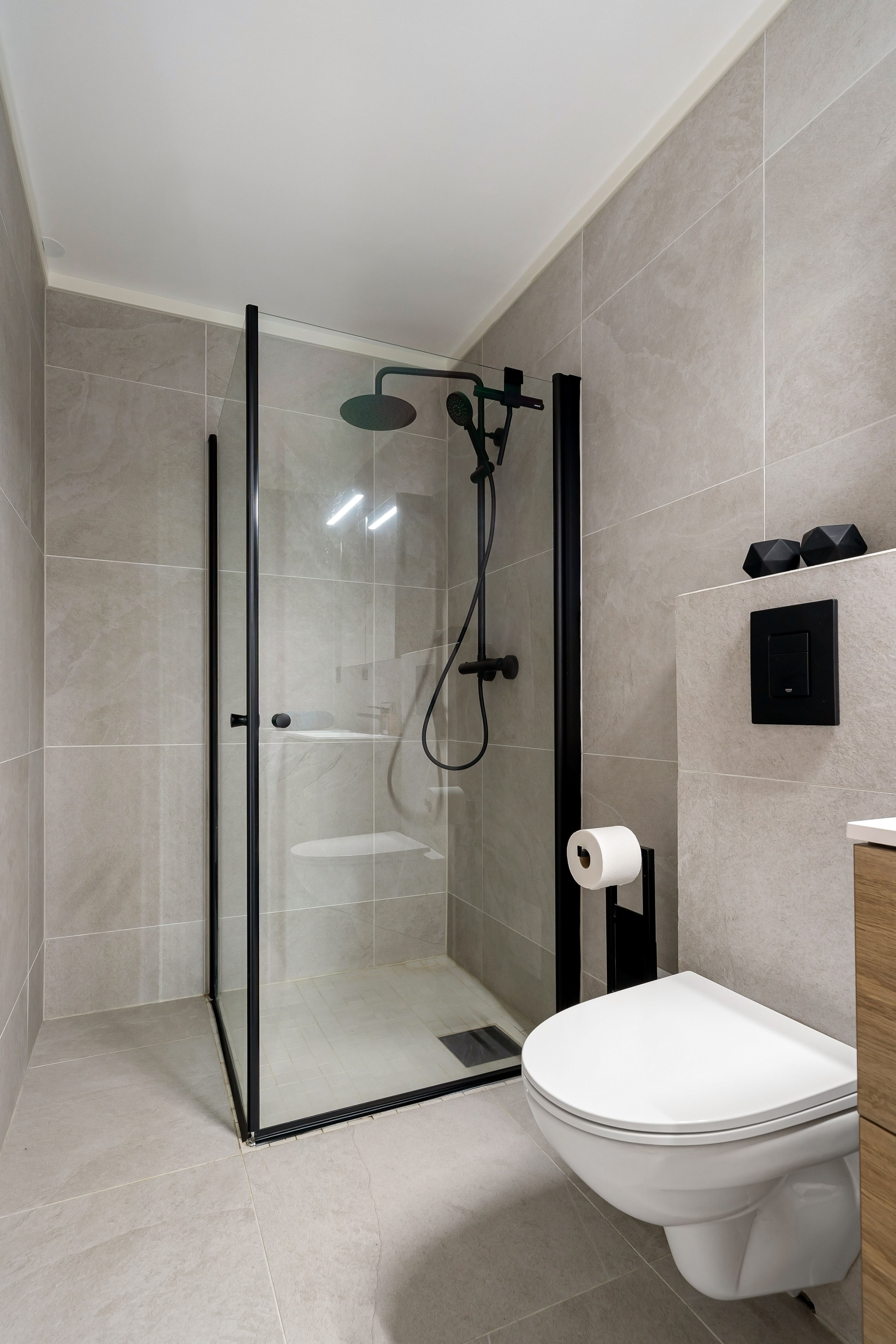 Duşakabin fiyatları için örnek banyo uygulaması